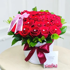 BOX_ 24 Rosas rojas más perlas