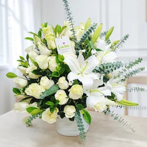 #rosasblancas #floresblancas #ramorosasblancas #floresblancasenramo #liliumblanco
