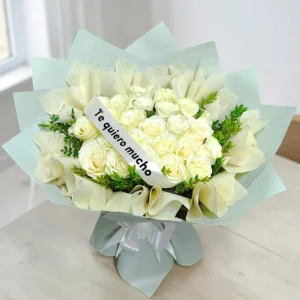 #rosasblancas #floresblancas #ramorosasblancas #floresblancasenramo #liliumblanco