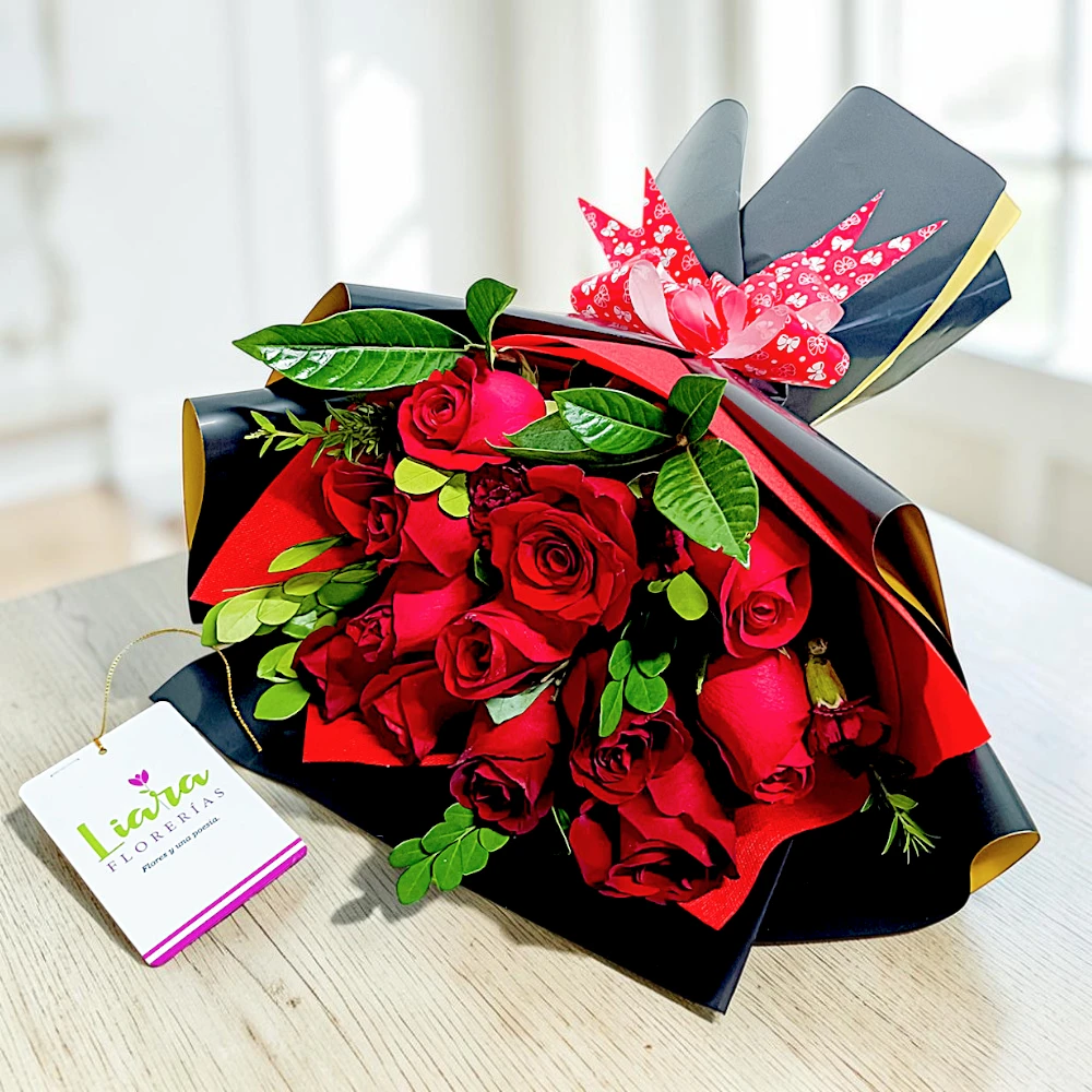 12 rosas rojas en ramo